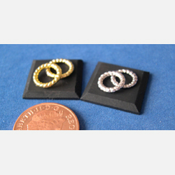 Display 2 Round Bracelets X 2 